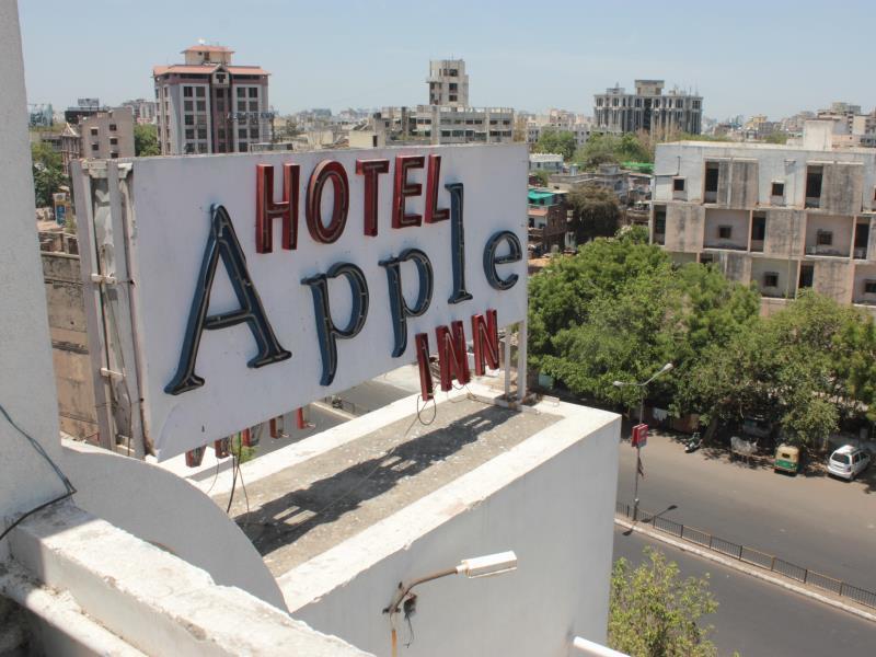 Hotel Apple Inn Ahmedabad Eksteriør billede