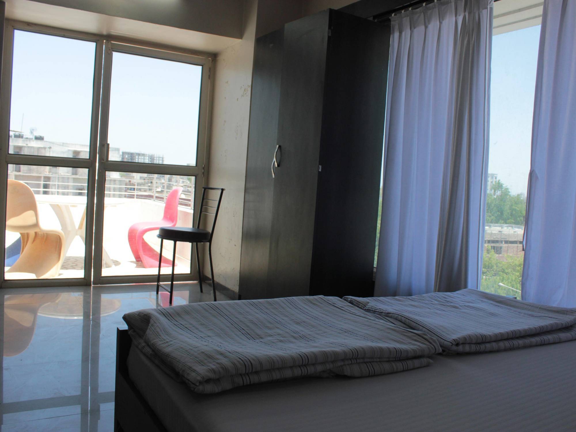 Hotel Apple Inn Ahmedabad Eksteriør billede